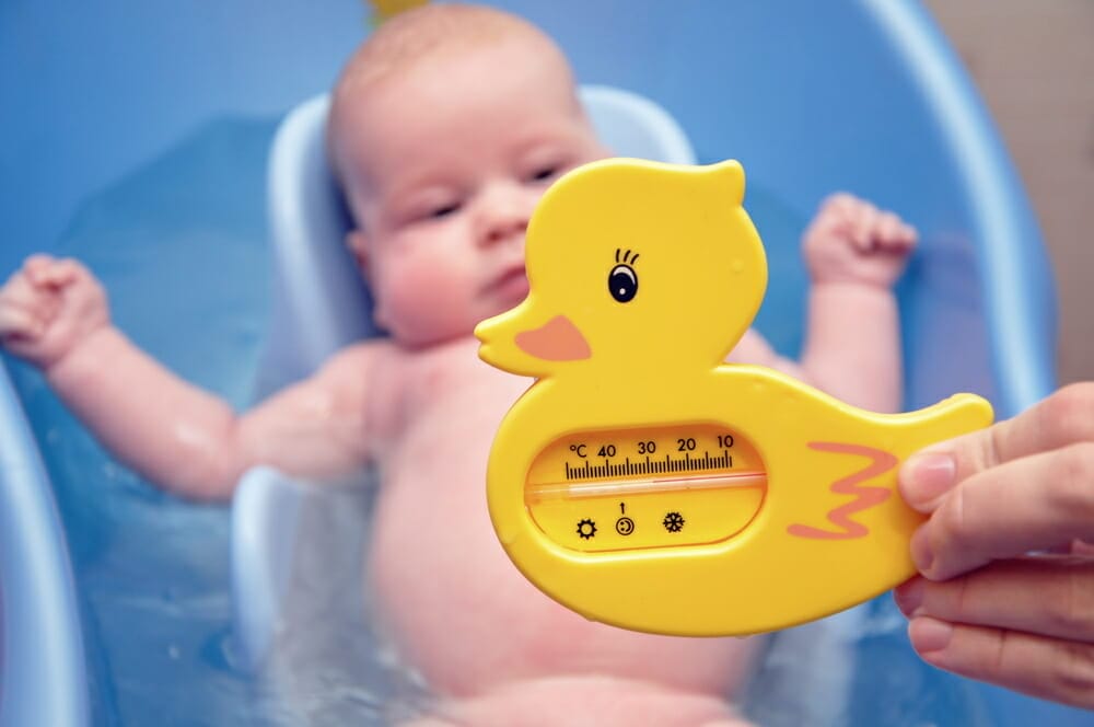 Philips Avent Thermomètre numérique de bain pour bébé, étanche et mesure  précise de la température (Modèle ‎SCH480/00)